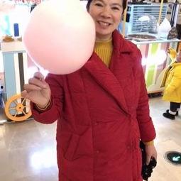 陪家人吃瓜的视频,一起吃瓜视频欢乐时光