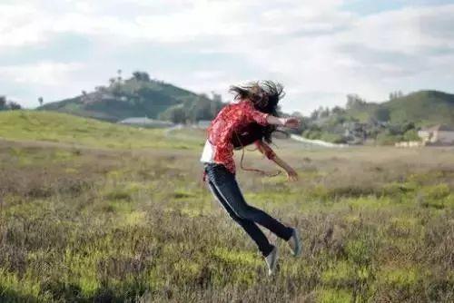 吃瓜拍照姿势室外,吃瓜拍照，定格欢乐瞬间