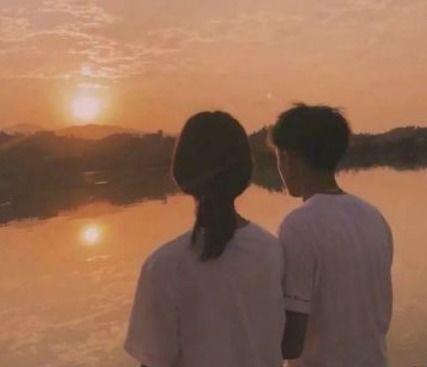 吃瓜的情侣网名,情侣网名背后的甜蜜故事