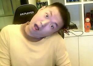 水晶哥吃瓜虎牙,揭秘直播界的趣味瞬间