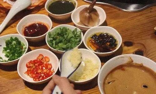 文安吃瓜蘸麻酱,吃瓜蘸麻酱，品味传统美食风情