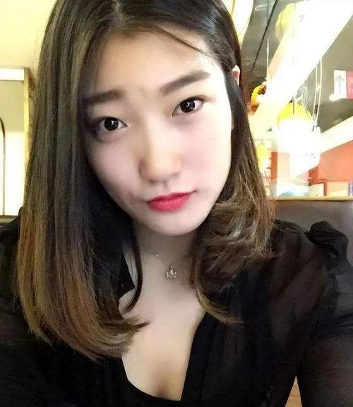 女蓝李梦吃瓜,揭秘篮球女神的趣味生活瞬间